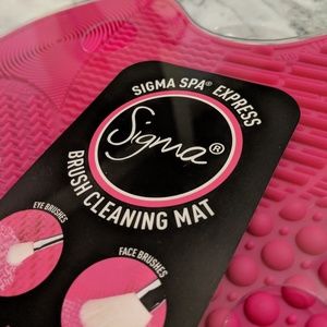 Sigma Beauty Brush Cleaning Mat Large
